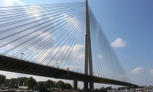 Most na Adi, liftovi