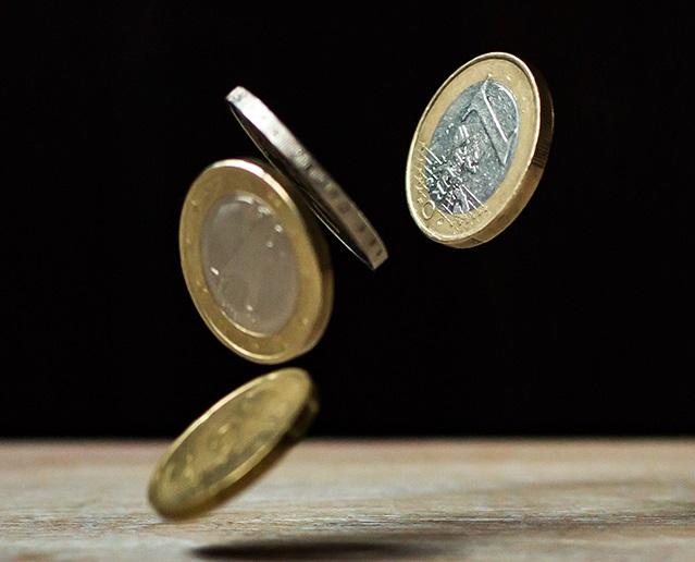 Prodaje kovanicu evra, kovanice