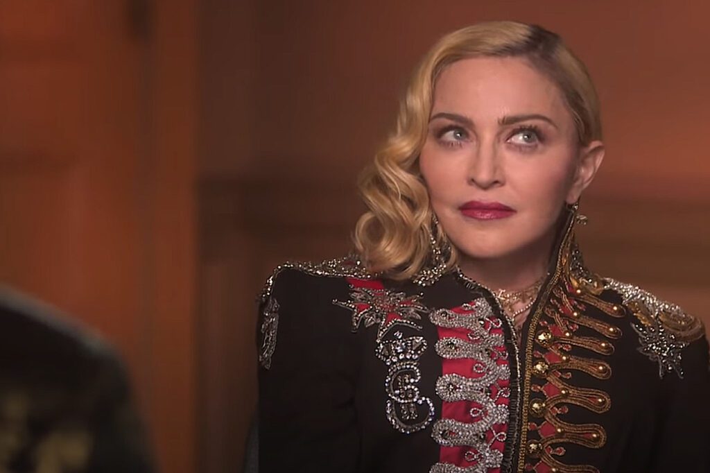 MAdona, slavljenička turneja