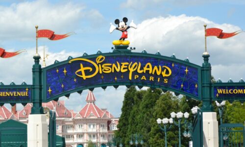 Dizni, plata, Disney