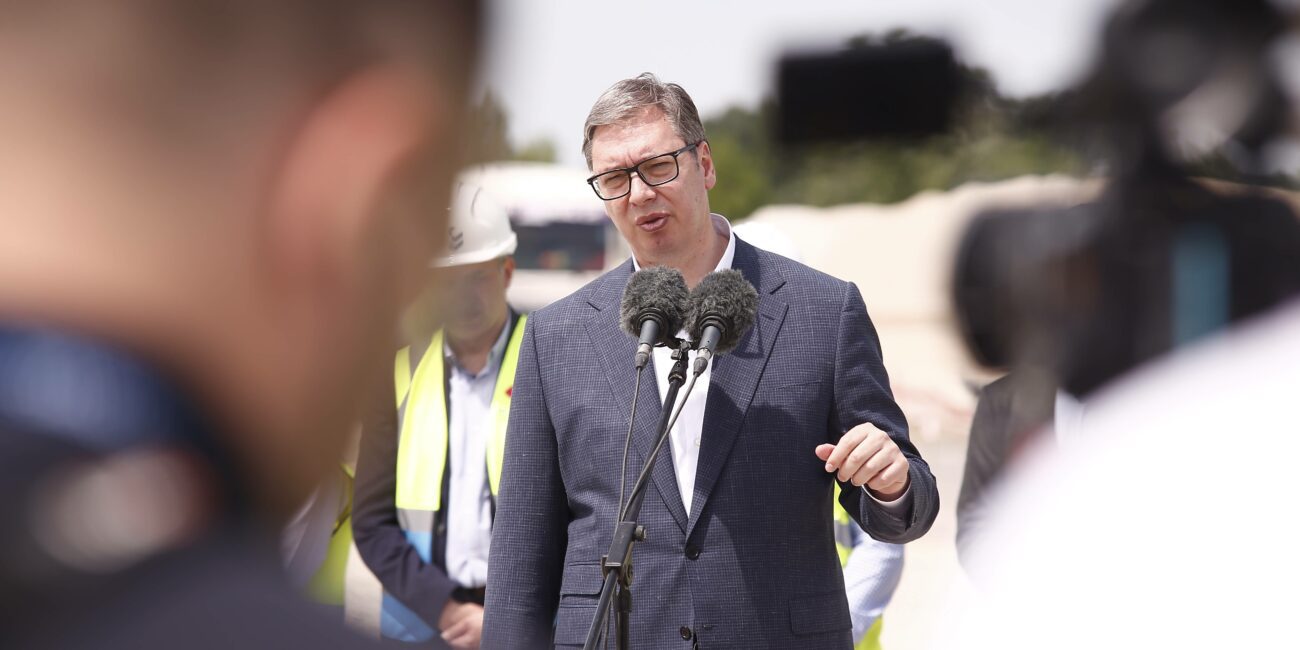 aleksandar vučić, zahtevi