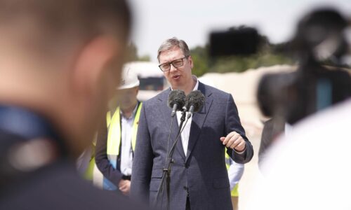 aleksandar vučić, zahtevi