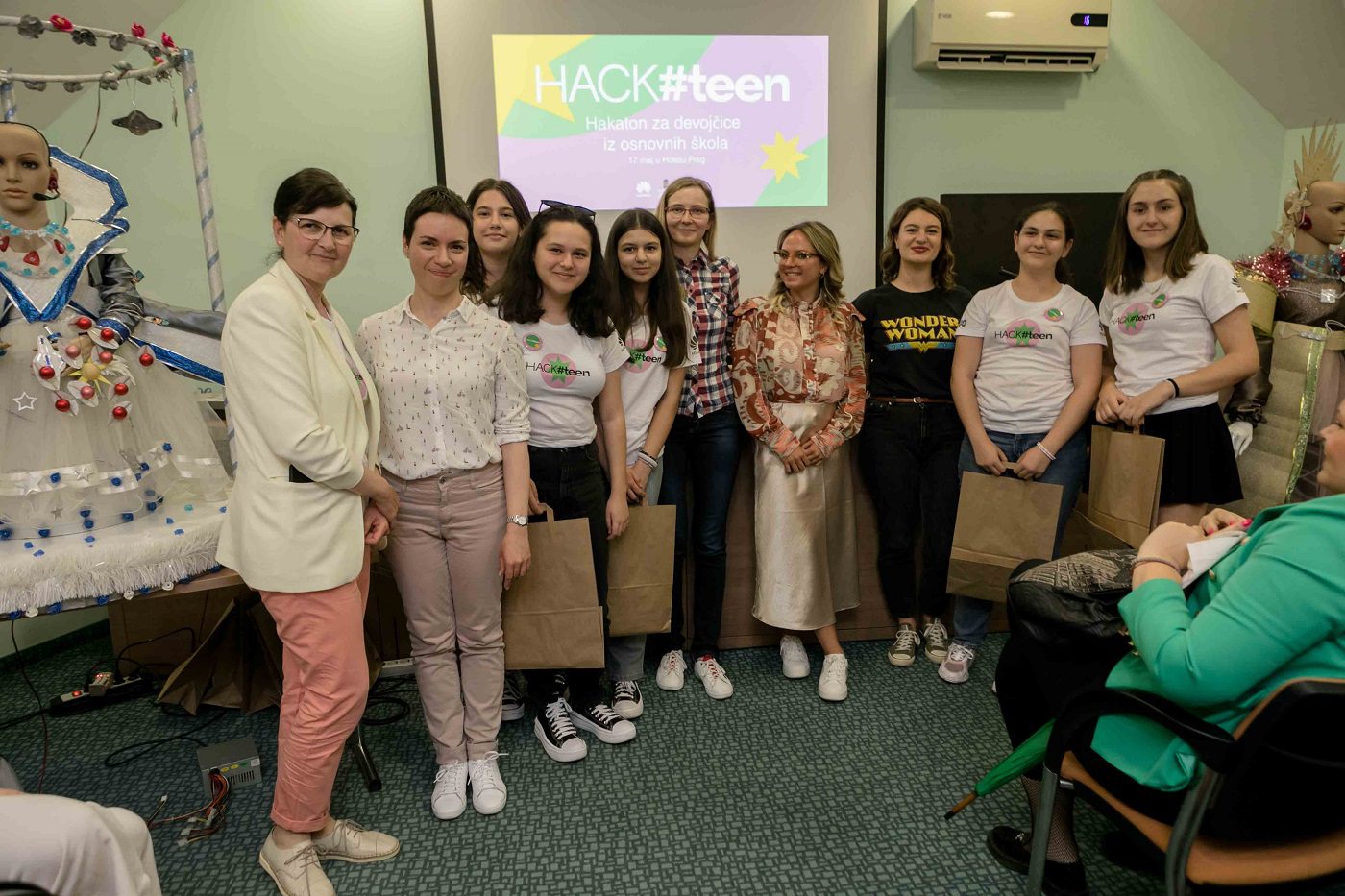 Hakaton za devojčice iz osnovnih škola Hack#teen