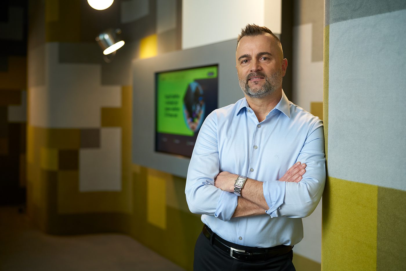 Majk Mišel, generarlni direktor, Yettel