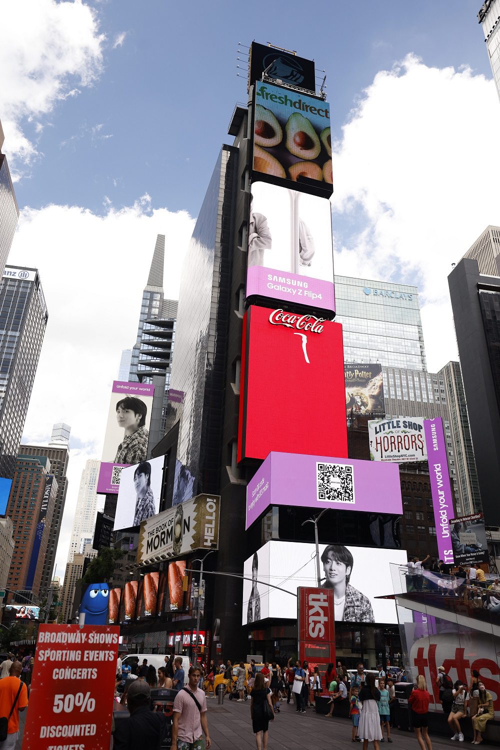 Samsung unpackes BTS Takeover