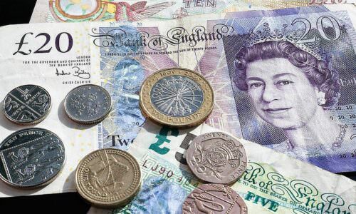 Britanska funta (Pixabay)