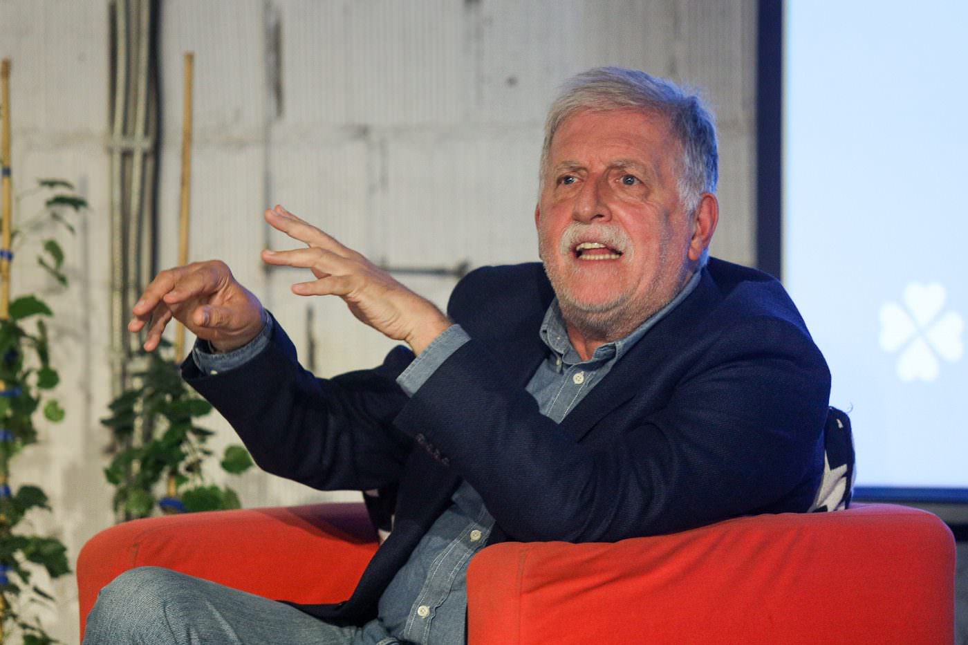 Petar Popović, rok kritičar