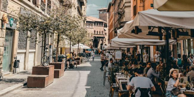 Bolonja, restoran, kafić (Unsplash)