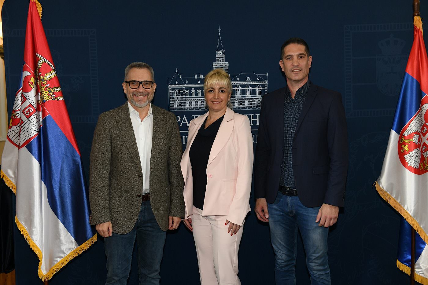 Predstavnivi kompnaije NIS i vrtića Kolibri