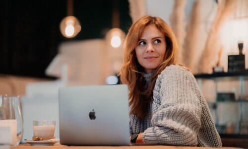 Posao, preduzetnice, vizuelizacija, AI