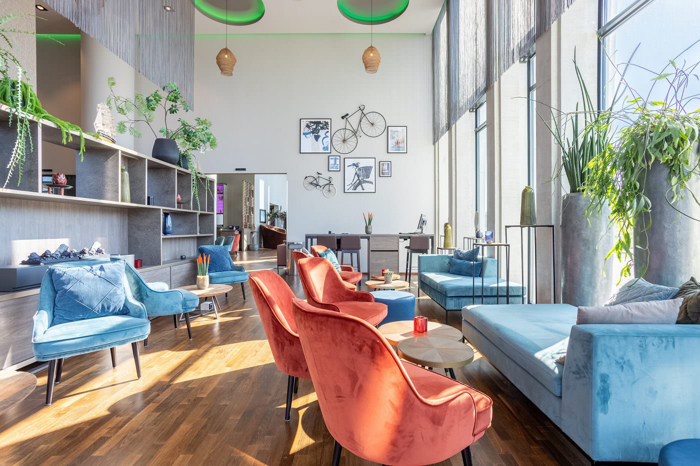 Regus Leonardo Hotel 5717 Amsterdam Netherlands Business Lounge