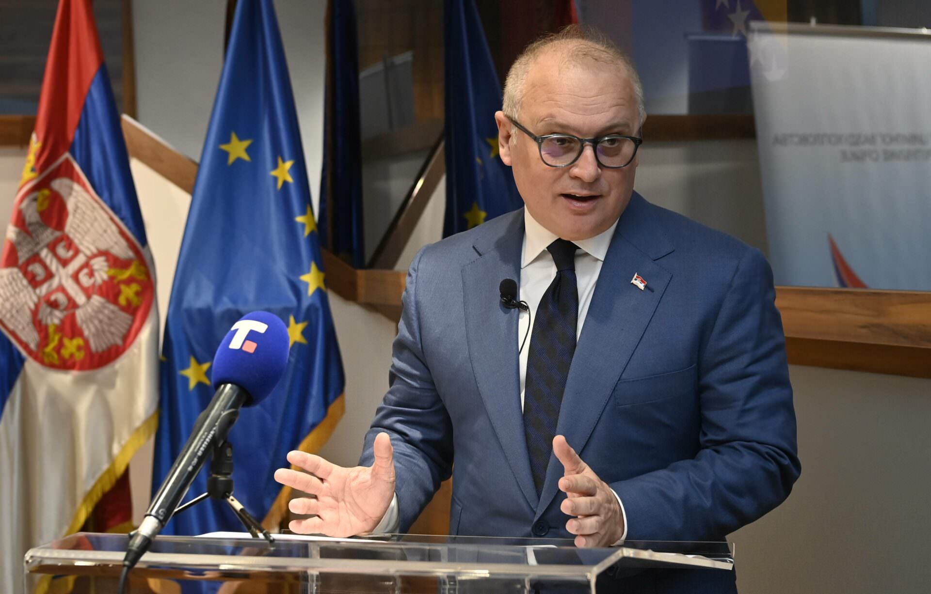 Goran Vesić, kompanije