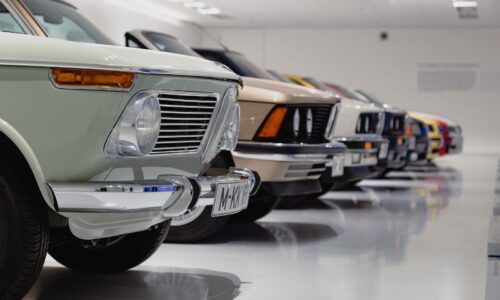 Automobili, vozači, Unsplash