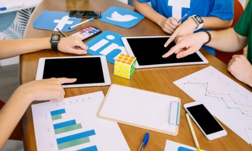 Facebook, studija, Meta