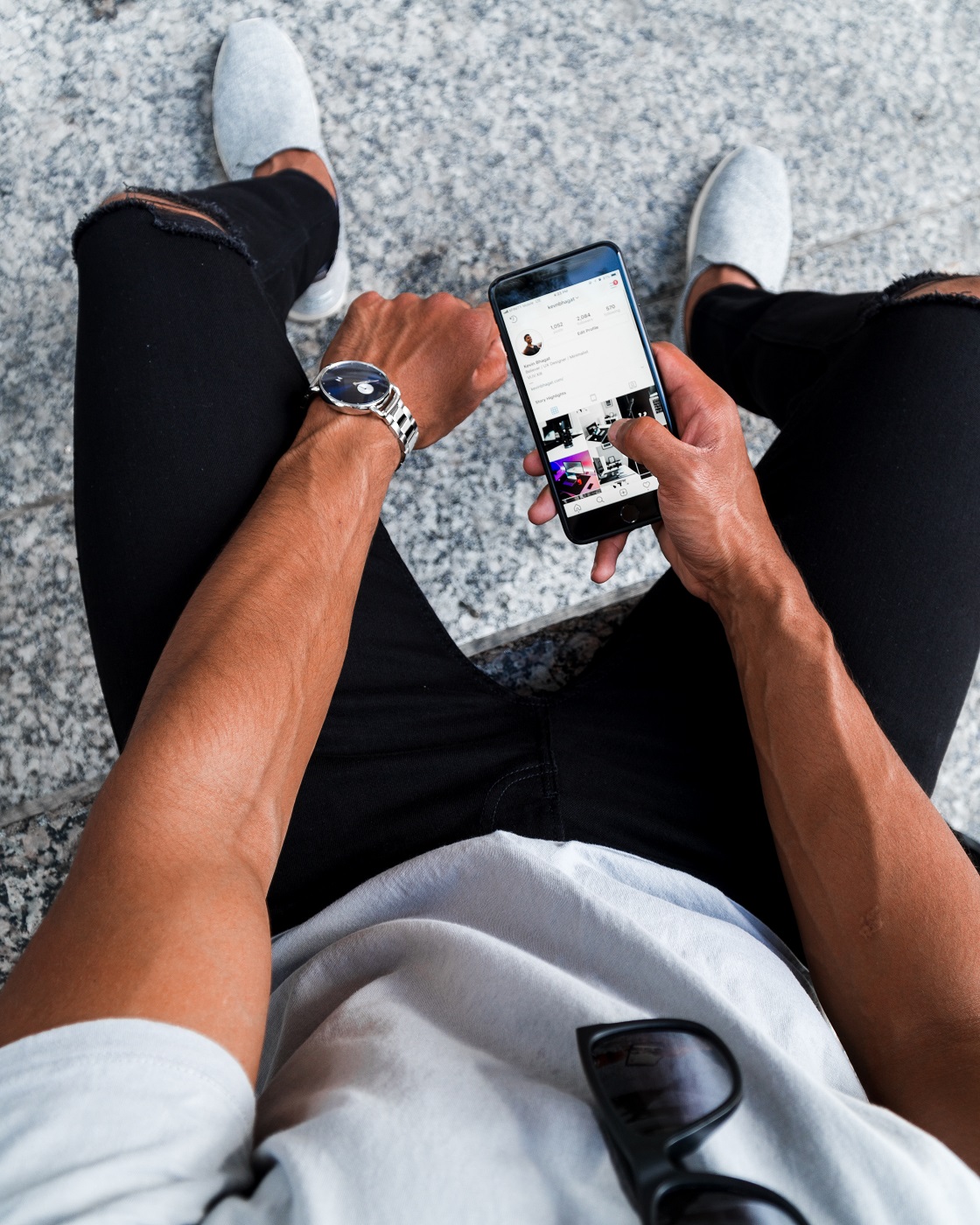 Muškarci u proseku više koriste pametne uređaje od žena