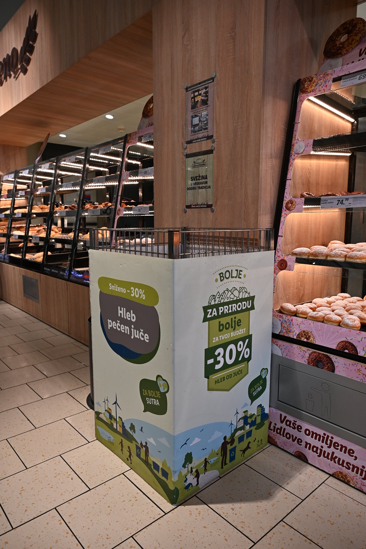 Hleb pečen juče - foto Srdjan Bosnic