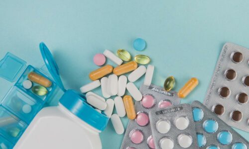 Lekovi, bakterija (Freepik)