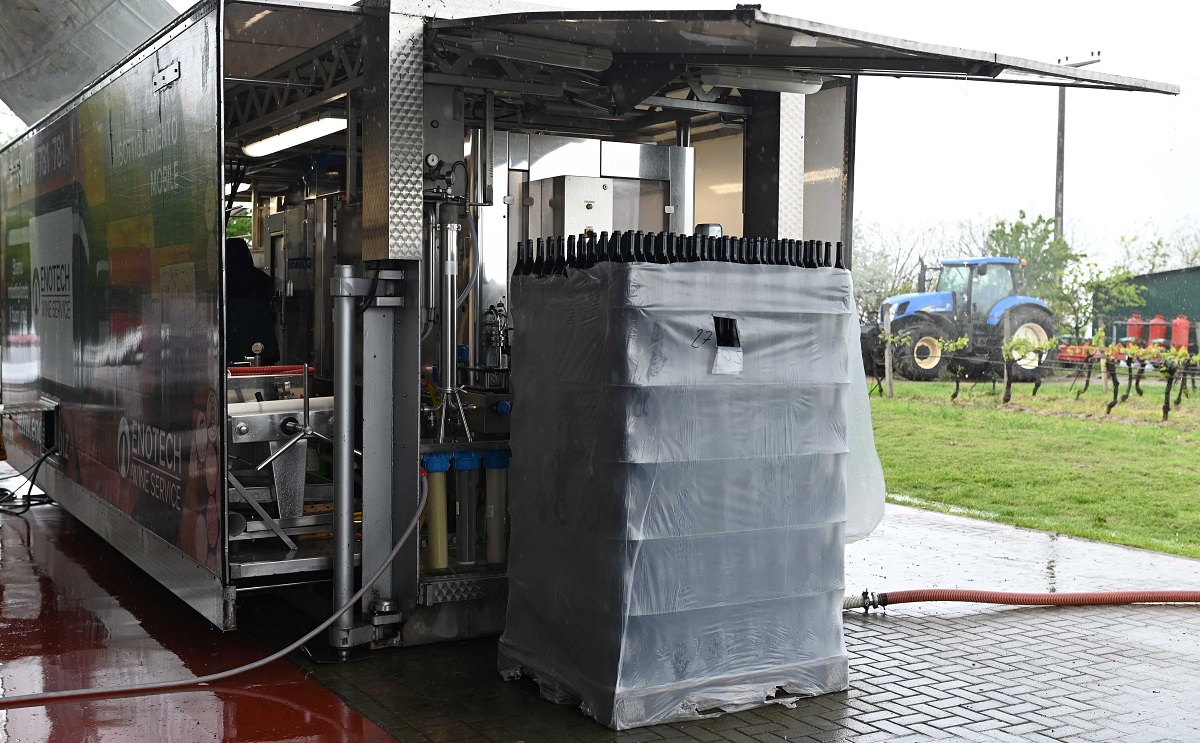 Prva faza mobilnog punjenja vina