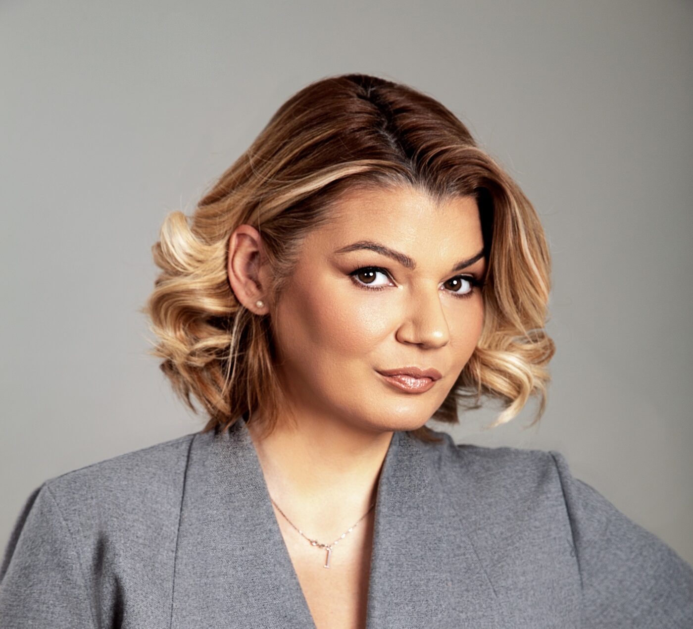 Ivana Kampel, Ananas