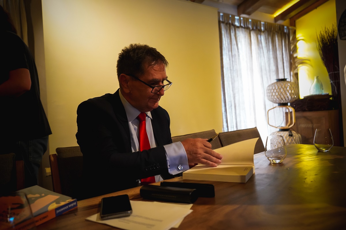 autor Dušan Jovanović