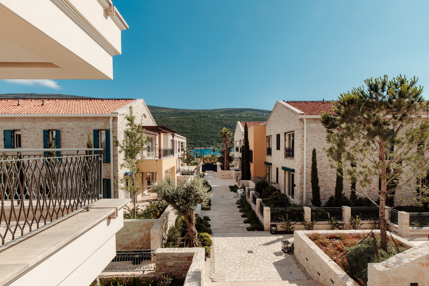 Portonovi Wider Angles 