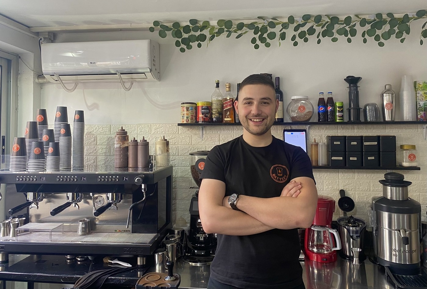 Battery kafeterija, Vukašin Stojšin