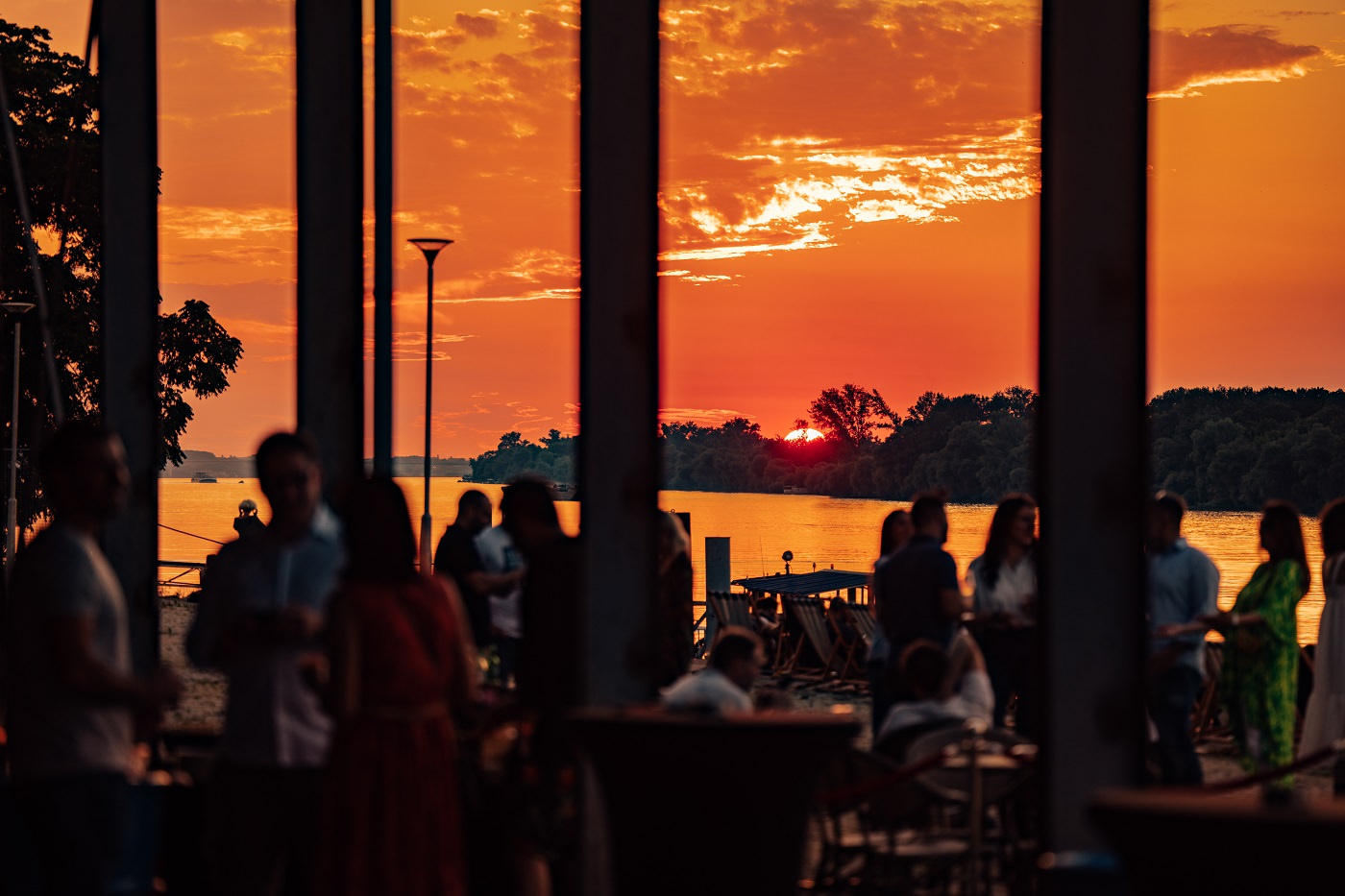 Zalazak ispred Silosa