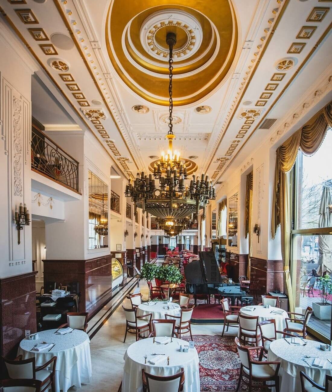 Restoran Čajkovski, Hotel oskva