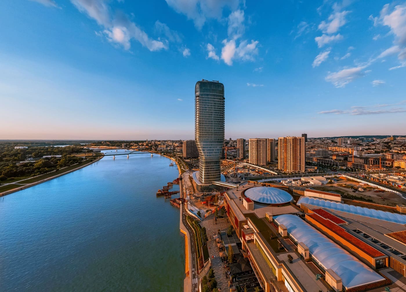 Pogled na BW i Kulu Beograd - Marko Edge