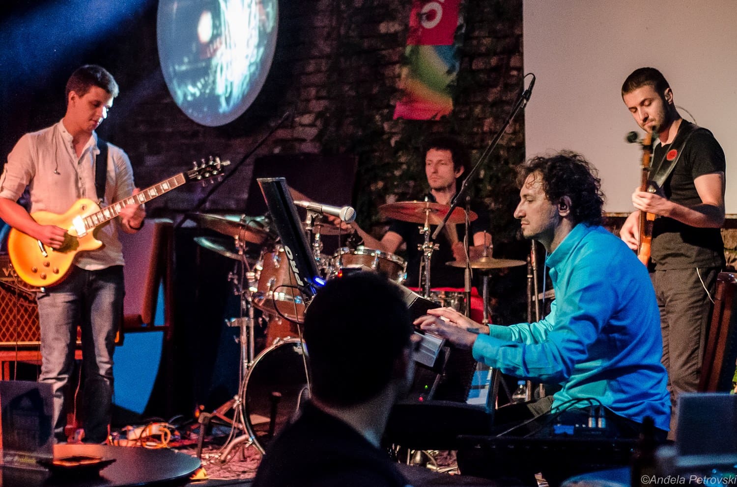 Gis Maj Es, BitefArtCafe