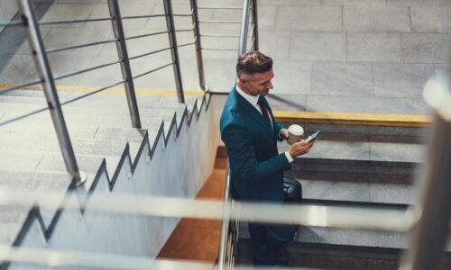 Poslovni čovek, mobilni telefoni