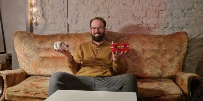 Nikola Opačić, Crveni kiosk