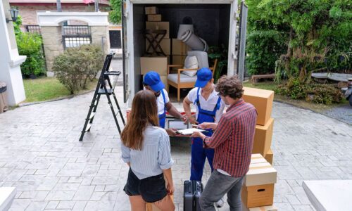 selidbe mladi bračni par