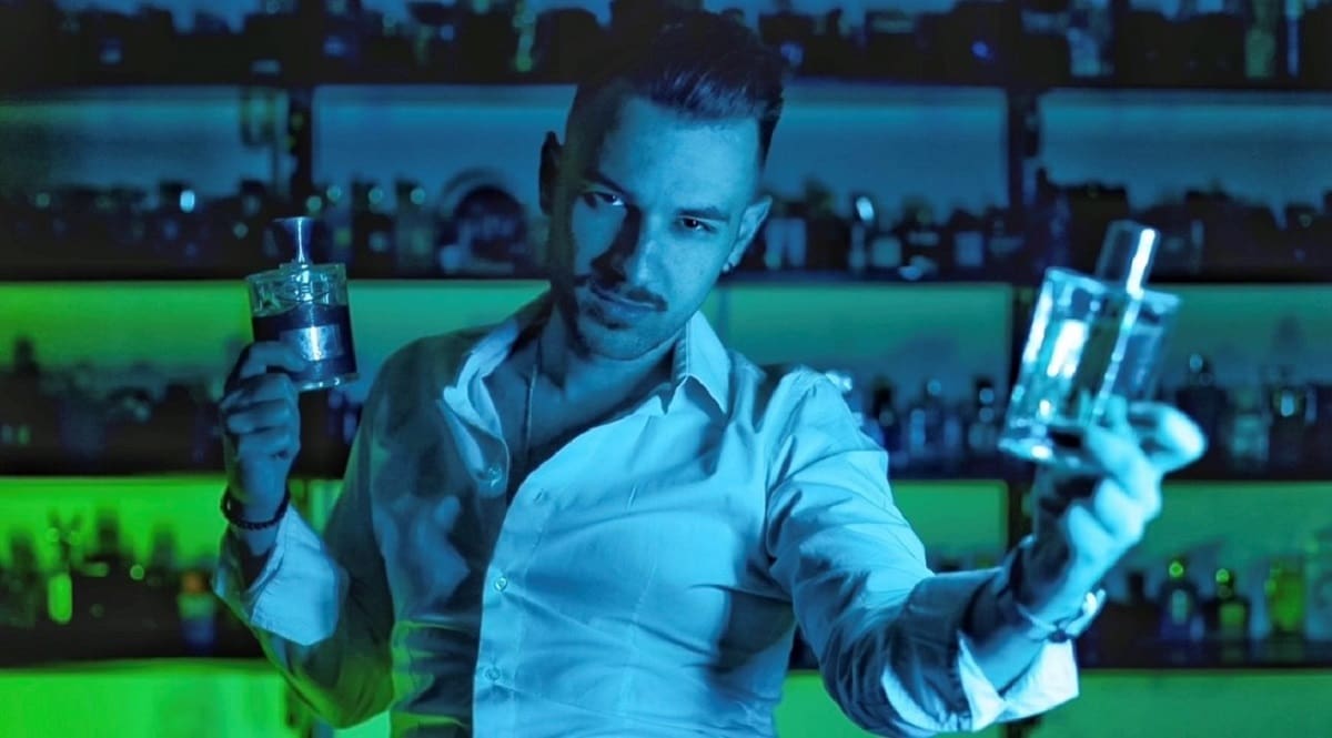 Viktor Mihajlović, Čovek Parfem