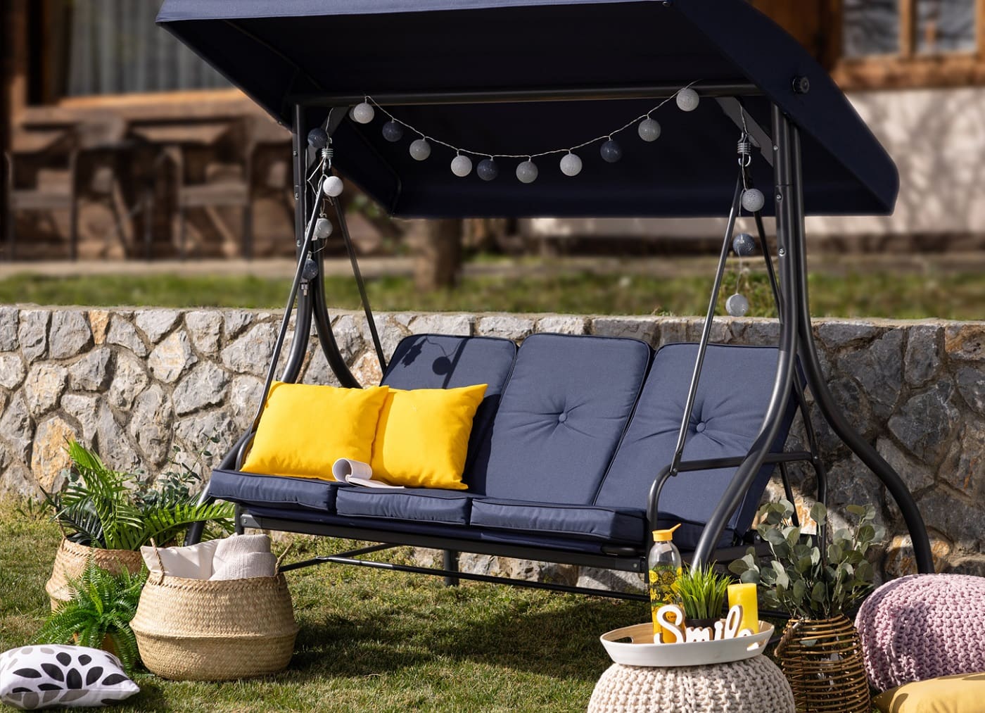 Forma Ideale, nameštaj