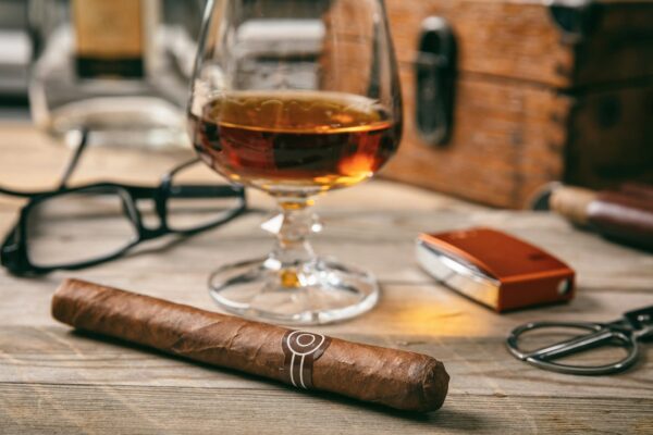 konjak, cigara, tompus, kineske carine