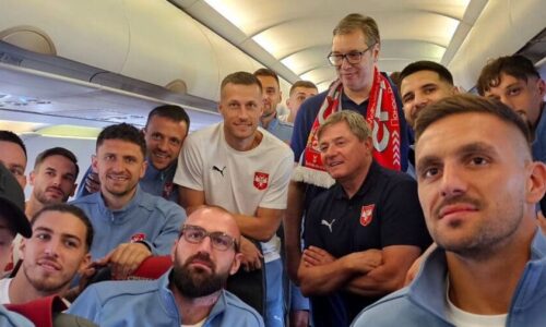 Ana Brnabič, Vučić u avionu sa fudbalerima