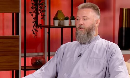 Otac Predrag Popović