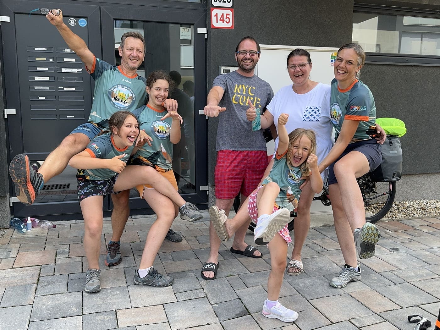 Porodica Sandić, svet, putovanje