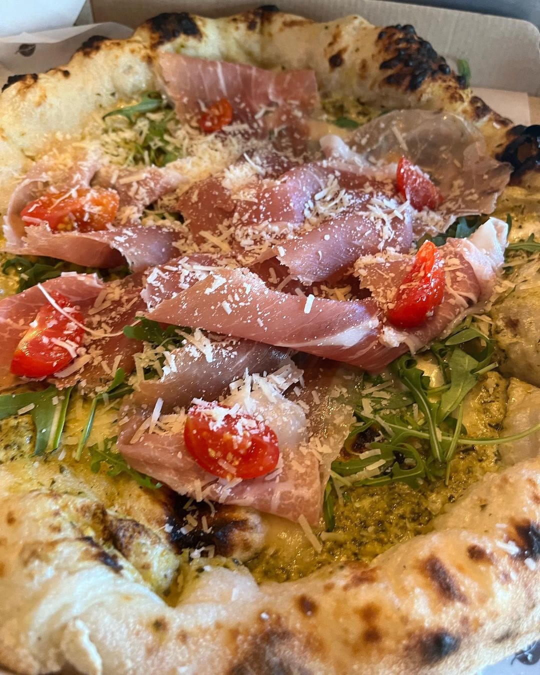 Bosiljak pizza napoletana