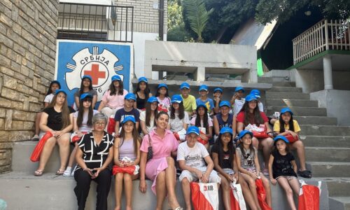 Deca, Jupol, Crveni krst, more