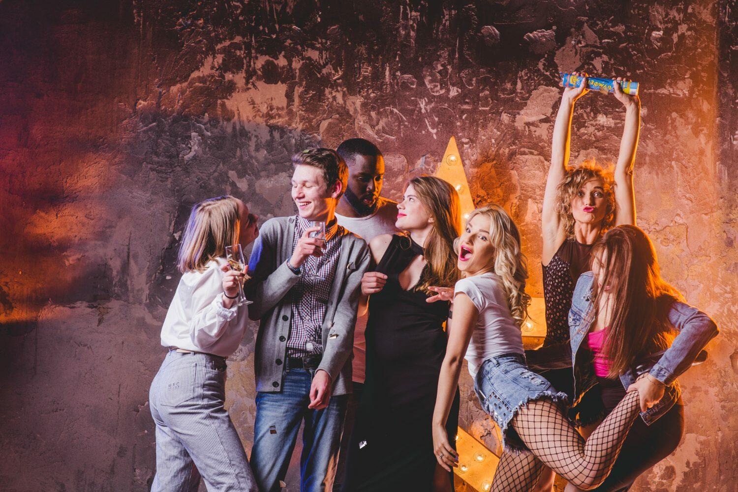 Vikend, izlazak, veselje, žurka