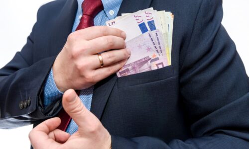 Ministri, novac, direktor, odelo