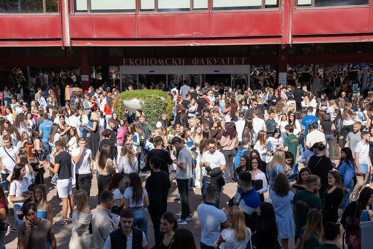 Amfitetat na otvorenom Ekonomskog fakulteta - aktivnosti za studente