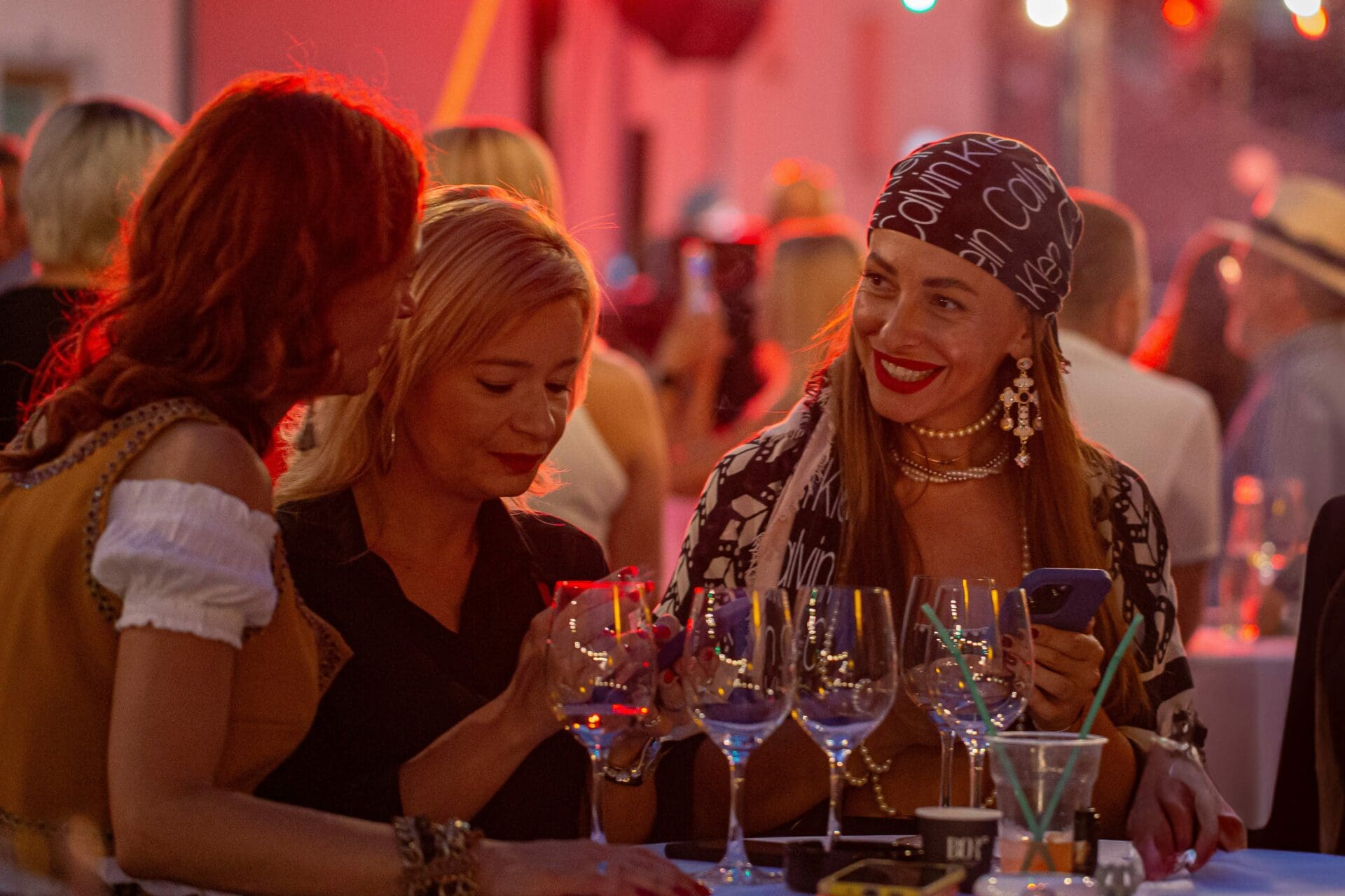 Bor by Karisma, Fiesta