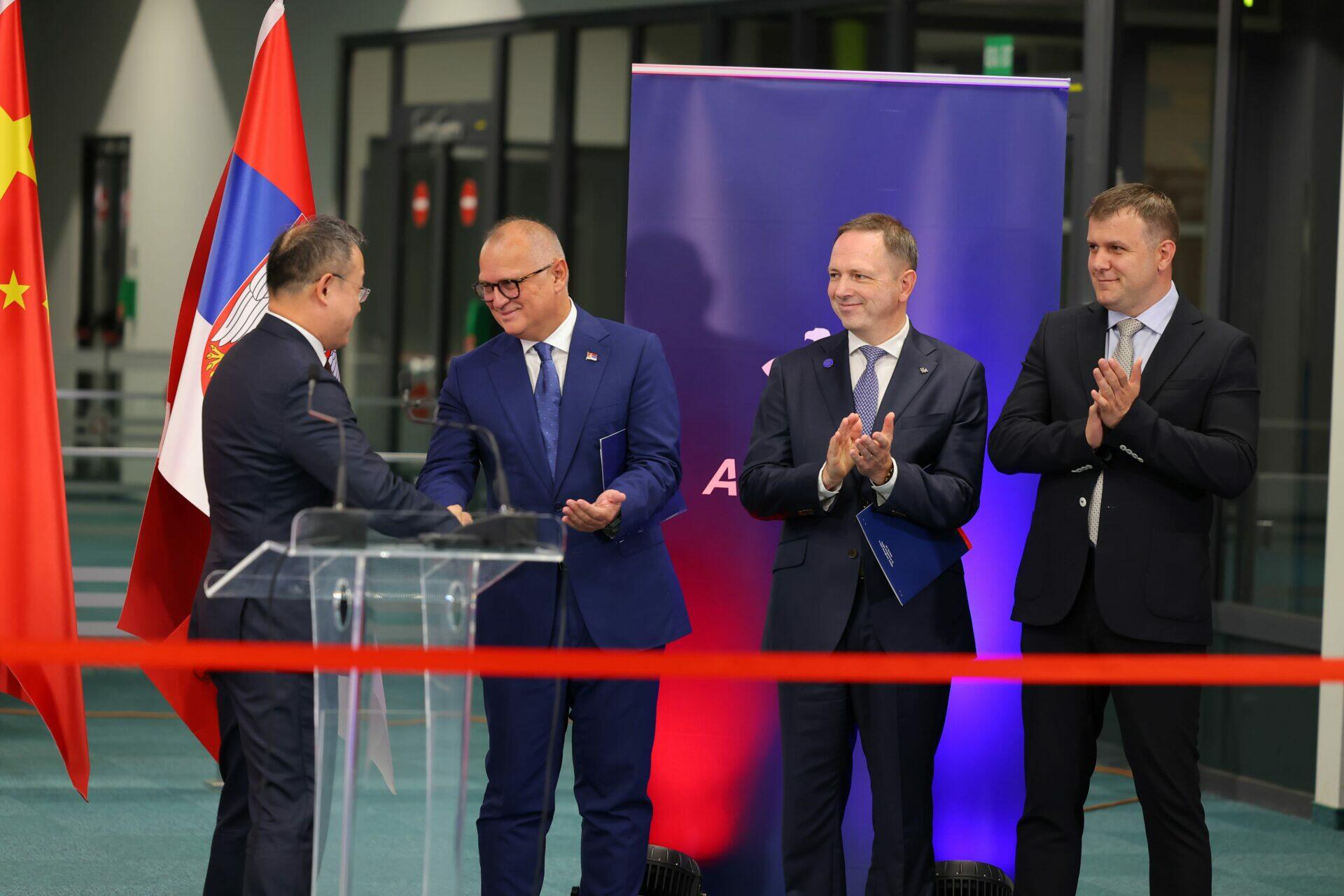 Guangdžou, Er Srbija 