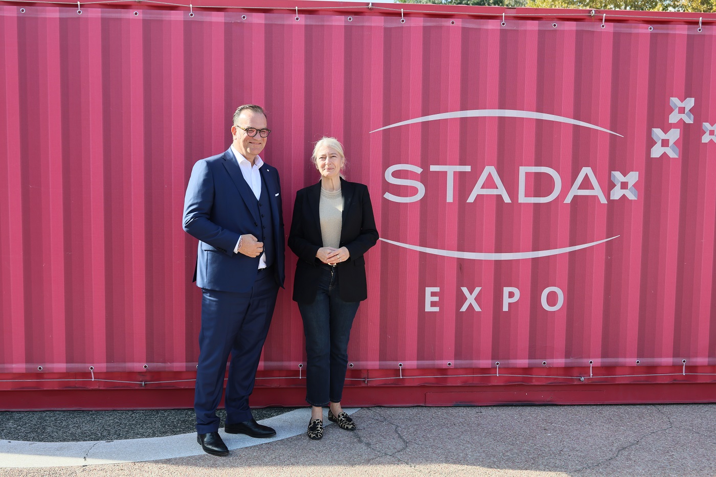 Ronald Zeliger i Jelena Begović ispred STADA EXPO multimedijalne izložbe