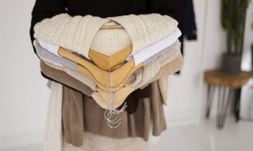 Modna kapsula, moda u kapsuli, garderoba, odeća