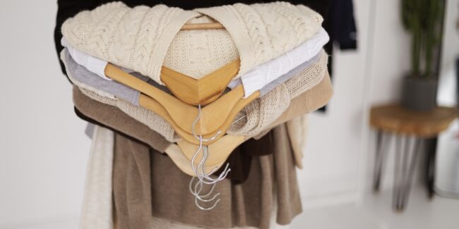 Modna kapsula, moda u kapsuli, garderoba, odeća