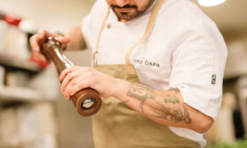 Kuvar, Grafičar, Erhan Ozkaja